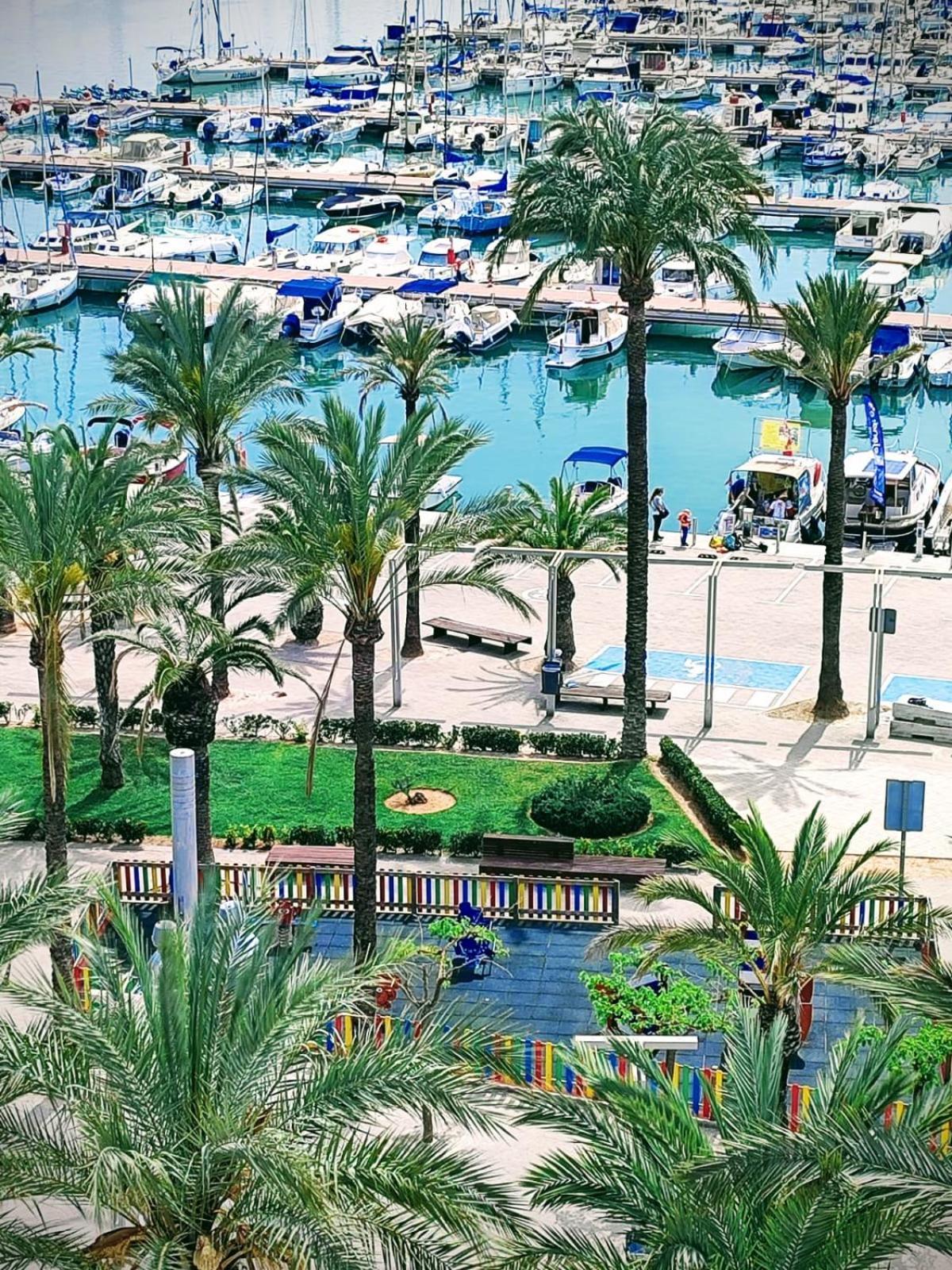 Tranquilo Apartamento Con Vistas Al Mar. Port de Alcudia  Eksteriør billede